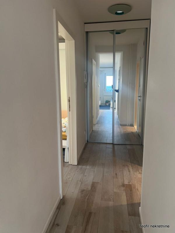 Stan na prodaju u Beogradu, Novi Beograd blok 23, troiposoban, 68m2, cena 238000 evra