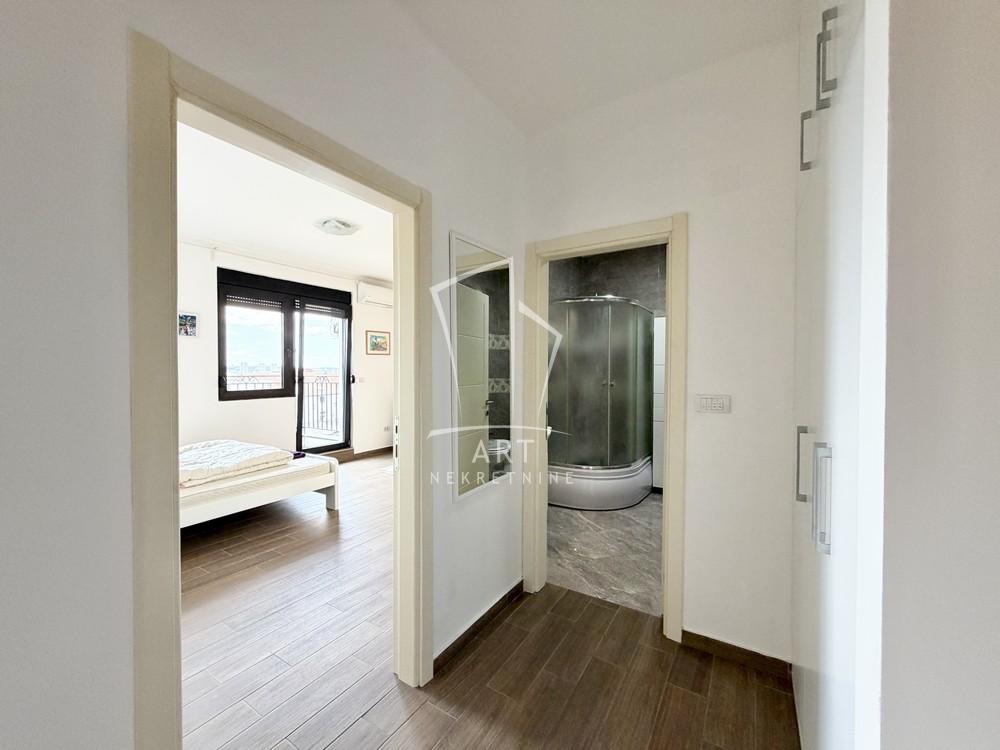 Stan na prodaju u Beogradu, Đeram pijaca, dvosoban, 73m2, cena 251850 evra
