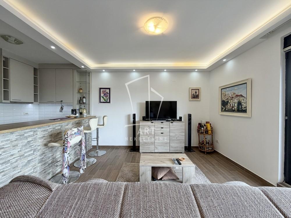 Stan na prodaju u Beogradu, Đeram pijaca, dvosoban, 73m2, cena 251850 evra