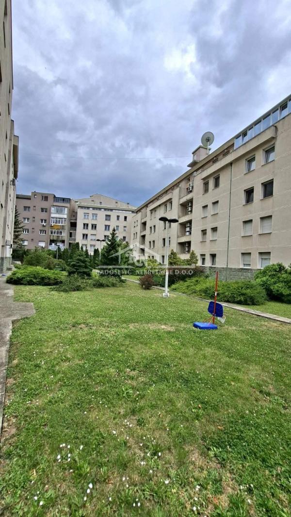 Stan na prodaju u Beogradu, Autokomanda, cetvorosoban, 196m2, cena 569000 evra
