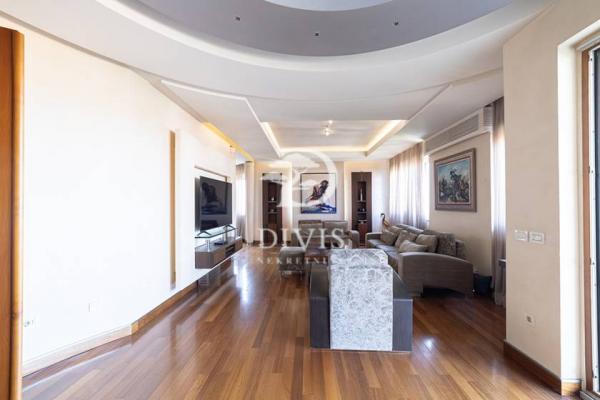 Stan na prodaju u Beogradu, Banovo brdo, trosoban, 150m2, cena 480000 evra
