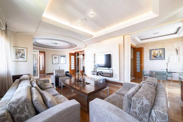 Stan na prodaju u Beogradu, Banovo brdo, trosoban, 150m2, cena 480000 evra