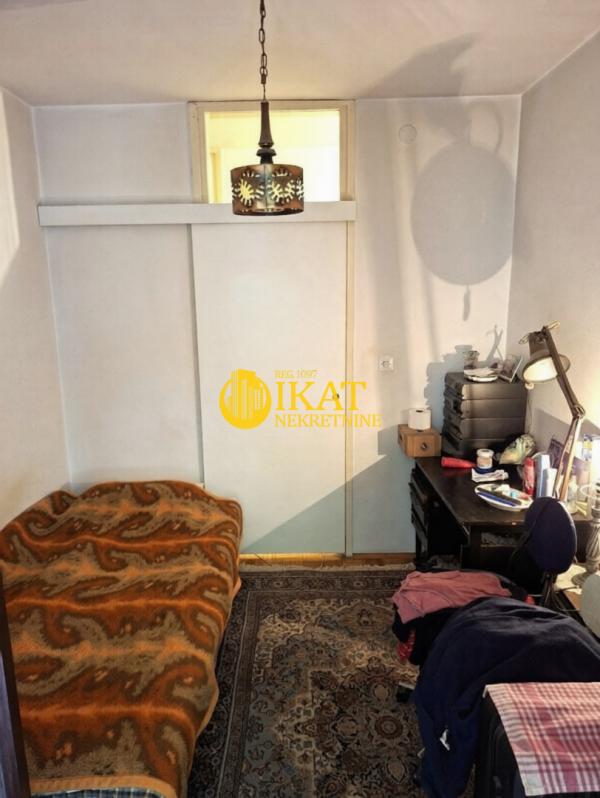 Stan na prodaju u Beogradu, Crveni Krst, dvoiposoban, 74m2, cena 259500 evra