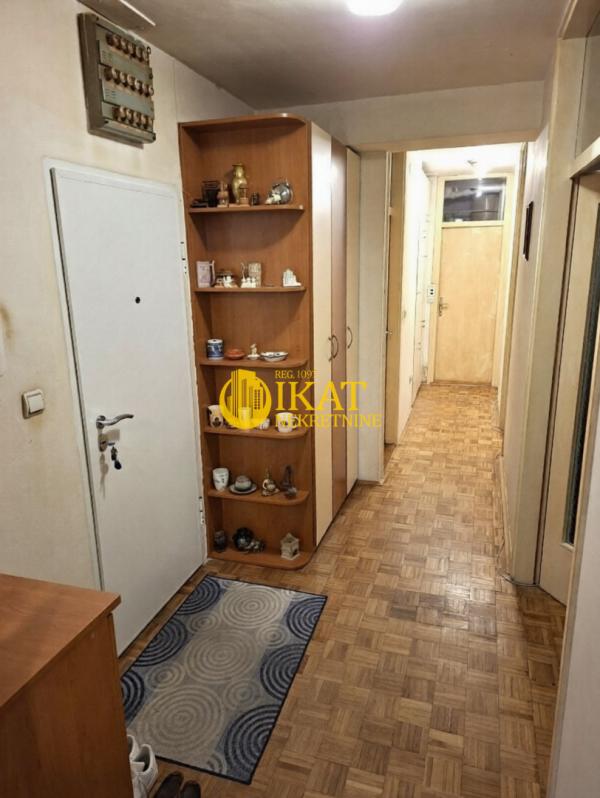 Stan na prodaju u Beogradu, Crveni Krst, dvoiposoban, 74m2, cena 259500 evra
