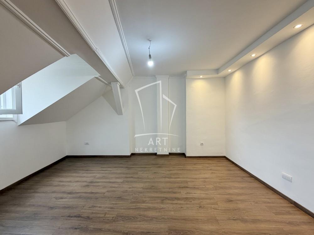 Stan na prodaju u Beogradu, Palilula, dvoiposoban, 64m2, cena 320000 evra