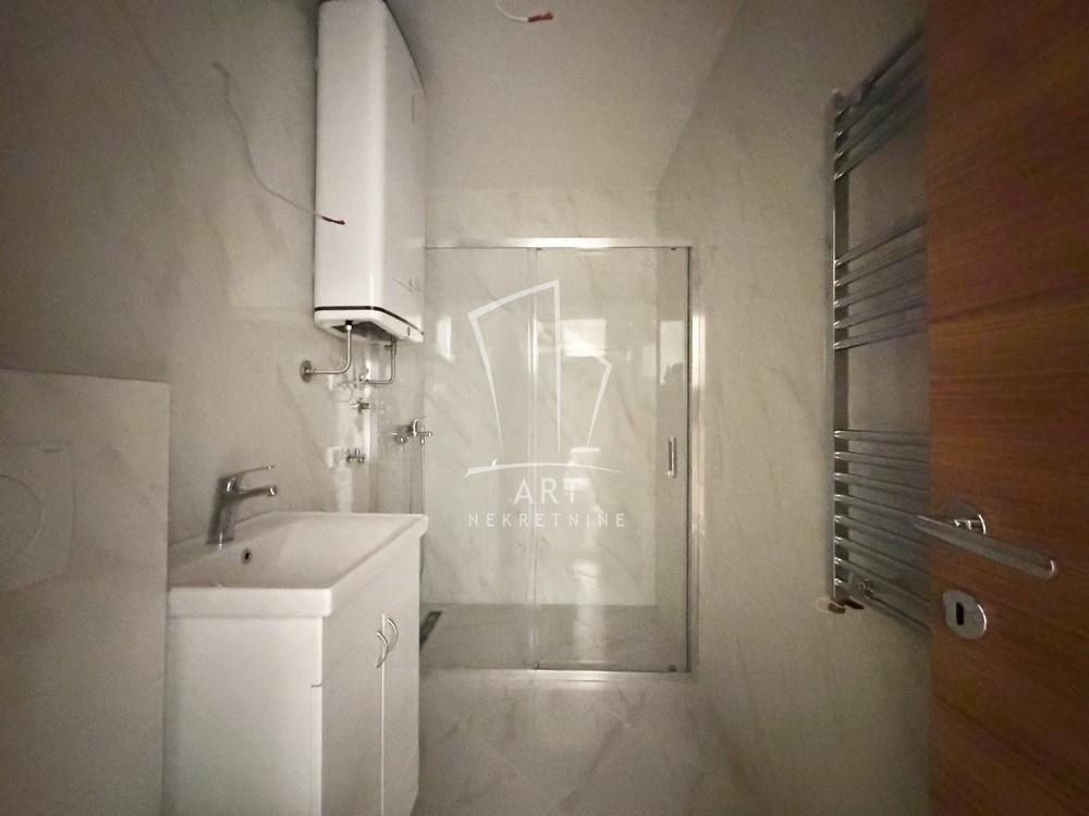 Stan na prodaju u Beogradu, Voždovac, dvoiposoban, 69m2, cena 252176 evra