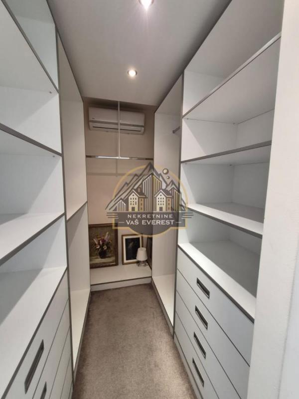 Stan na prodaju u Beogradu, Novi Beograd blok 67A (Belvile), trosoban, 106m2, cena 399000 evra