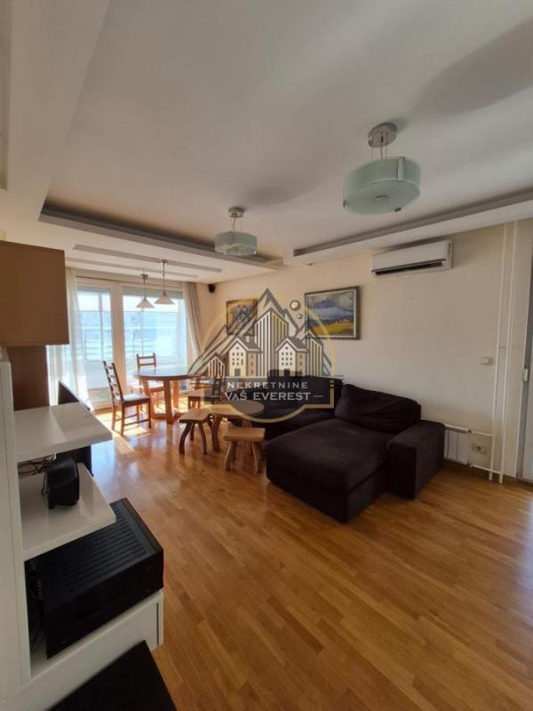 Stan na prodaju u Beogradu, Novi Beograd blok 67A (Belvile), trosoban, 106m2, cena 399000 evra