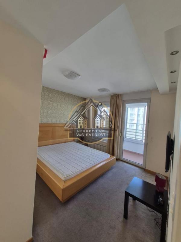 Stan na prodaju u Beogradu, Novi Beograd blok 67A (Belvile), trosoban, 106m2, cena 399000 evra