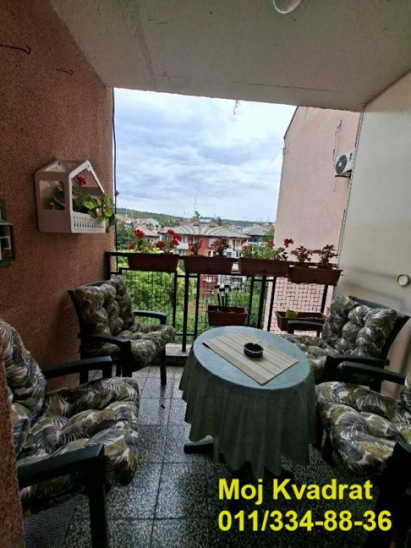 Stan na prodaju u Beogradu, Karaburma, trosoban, 70m2, cena 179900 evra