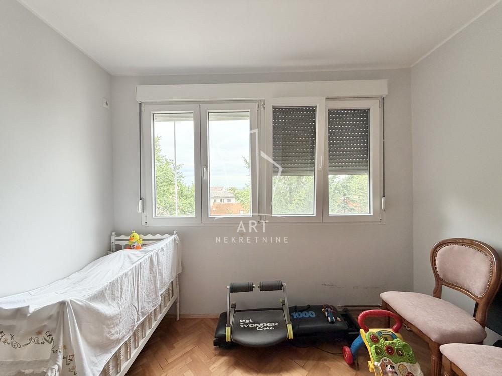 Stan na prodaju u Beogradu, Karaburma, dvosoban, 48m2, cena 169000 evra
