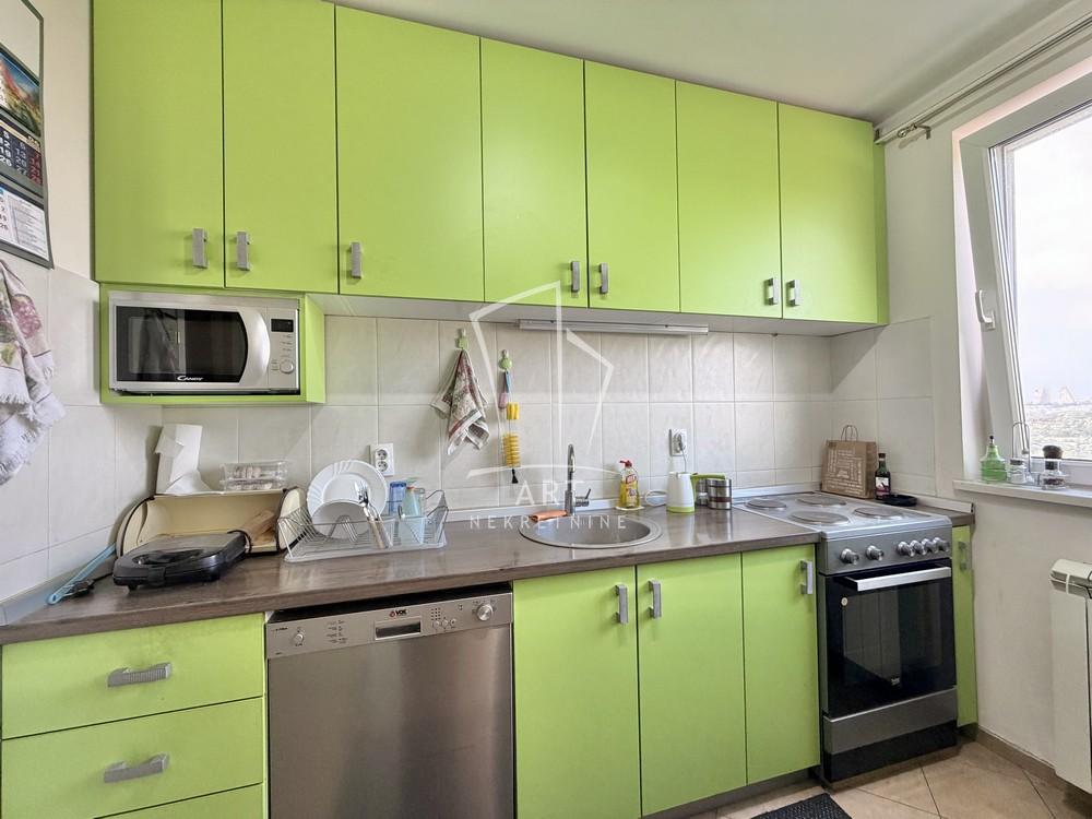 Stan na prodaju u Beogradu, Vojvode Stepe, trosoban, 92m2, cena 330000 evra