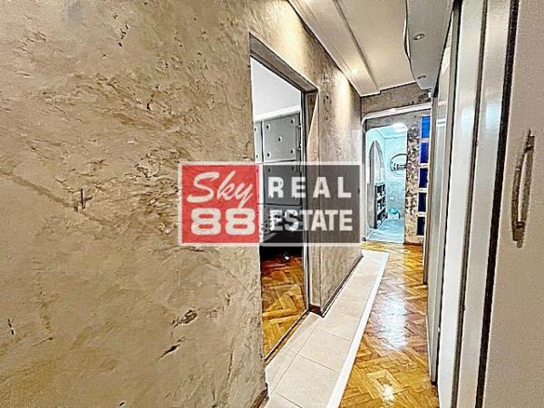 Stan na prodaju u Beogradu, Kalenić pijaca, dvosoban, 50m2, cena 265000 evra