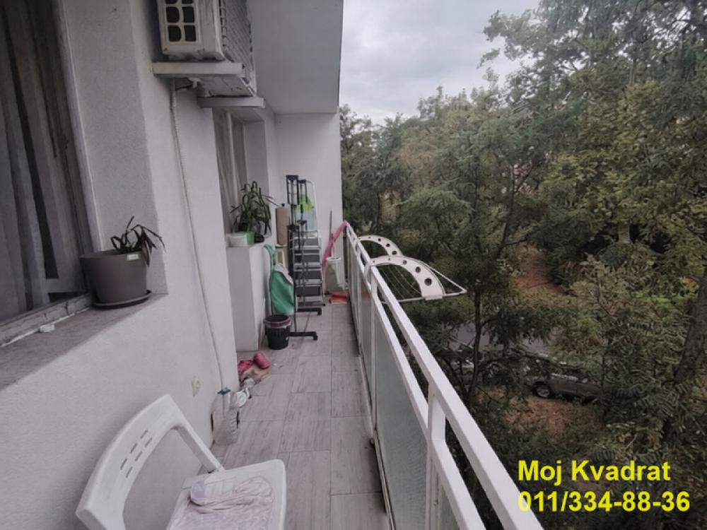 Stan na prodaju u Beogradu, Karaburma, jednosoban, 43m2, cena 120000 evra