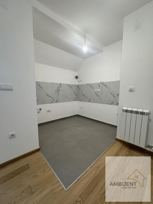 Stan na prodaju u Beogradu, Surčin, jednoiposoban, 40m2, cena 115000 evra
