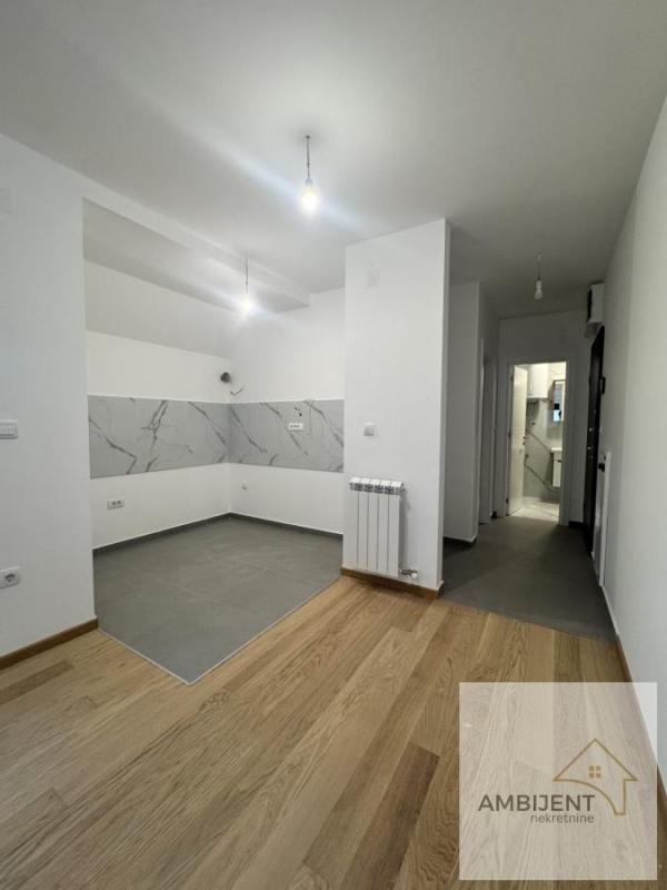 Stan na prodaju u Beogradu, Surčin, jednoiposoban, 40m2, cena 115000 evra