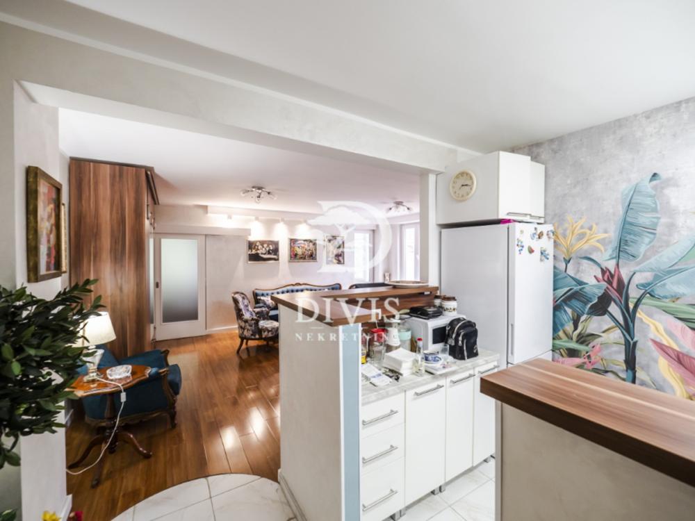 Stan na prodaju u Beogradu, Neimar, dvoiposoban, 61m2, cena 285000 evra