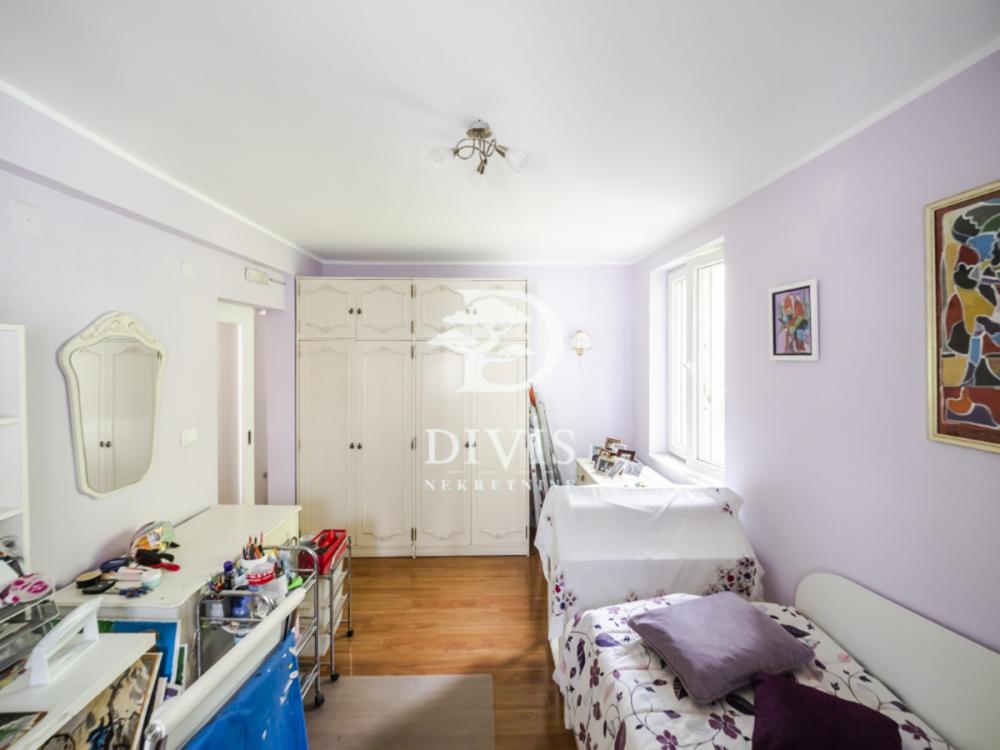Stan na prodaju u Beogradu, Neimar, dvoiposoban, 61m2, cena 285000 evra