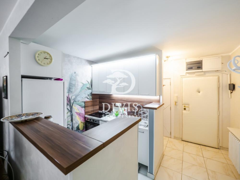 Stan na prodaju u Beogradu, Neimar, dvoiposoban, 61m2, cena 285000 evra