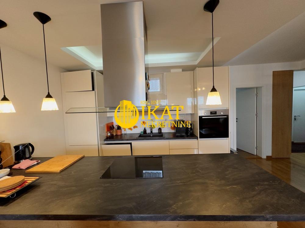 Stan na prodaju u Beogradu, Zvezdara, troiposoban, 110m2, cena 418000 evra