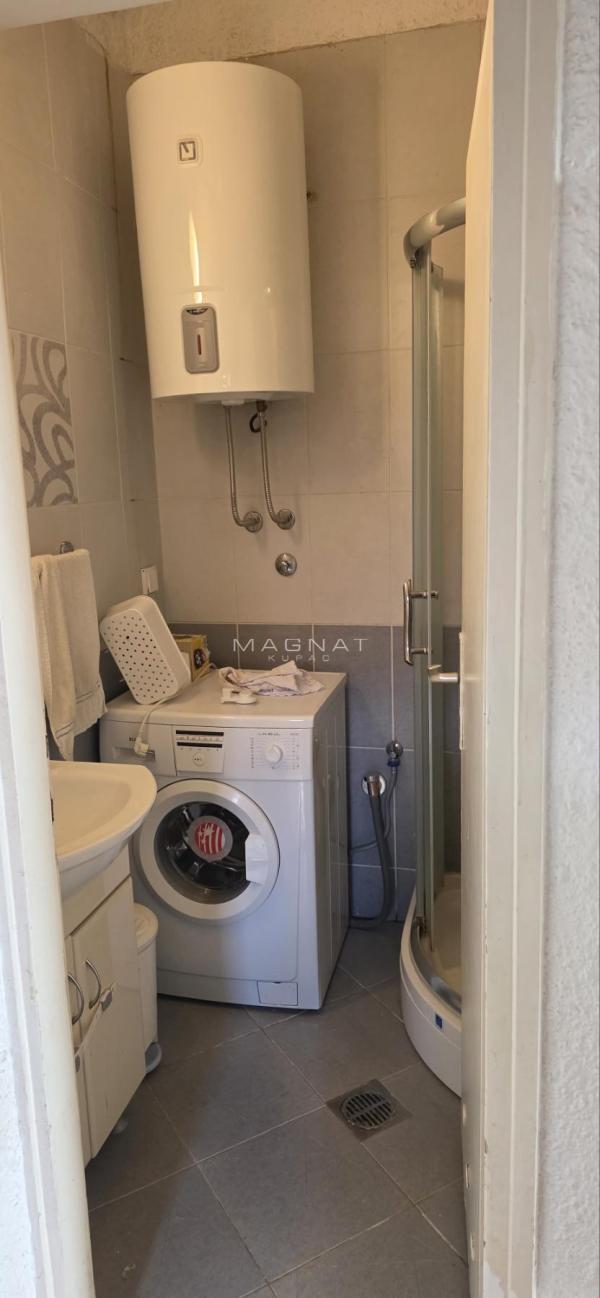 Stan na prodaju u Beogradu, Zvezdara, dvoiposoban, 50m2, cena 177000 evra