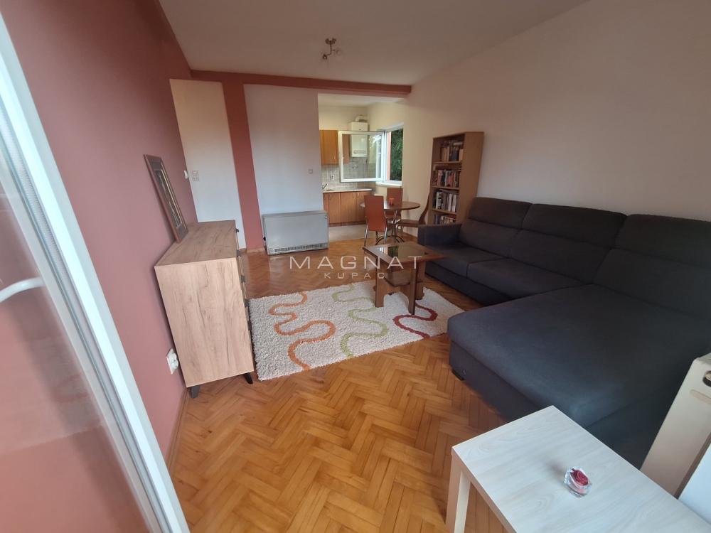 Stan na prodaju u Beogradu, Zvezdara, jednoiposoban, 49m2, cena 135000 evra