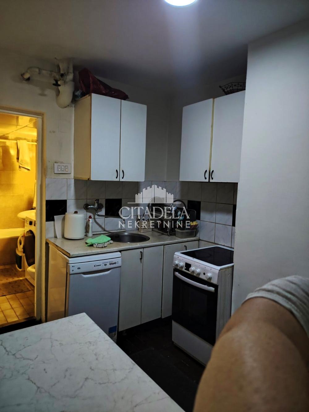 Stan na prodaju u Beogradu, Novi Beograd, dvoiposoban, 48m2, cena 105000 evra
