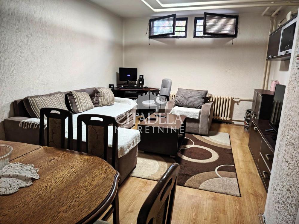 Stan na prodaju u Beogradu, Novi Beograd, dvoiposoban, 48m2, cena 105000 evra