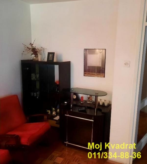 Stan na prodaju u Beogradu, Novi Beograd blok 19 (Sava centar), cetvorosoban, 98m2, cena 335000 evra