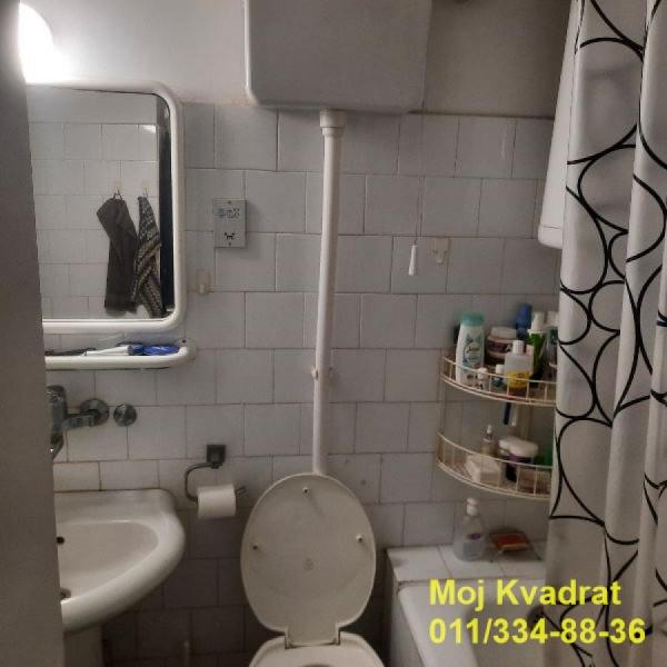 Stan na prodaju u Beogradu, Novi Beograd blok 19 (Sava centar), cetvorosoban, 98m2, cena 335000 evra