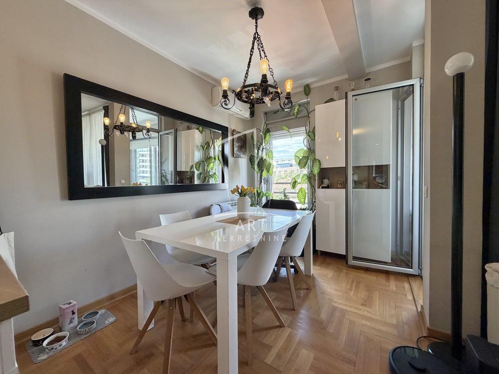 Stan na prodaju u Beogradu, Crveni Krst, cetvorosoban, 79m2, cena 420000 evra