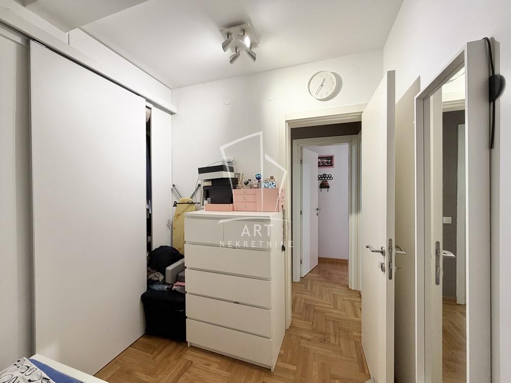 Stan na prodaju u Beogradu, Crveni Krst, cetvorosoban, 79m2, cena 420000 evra