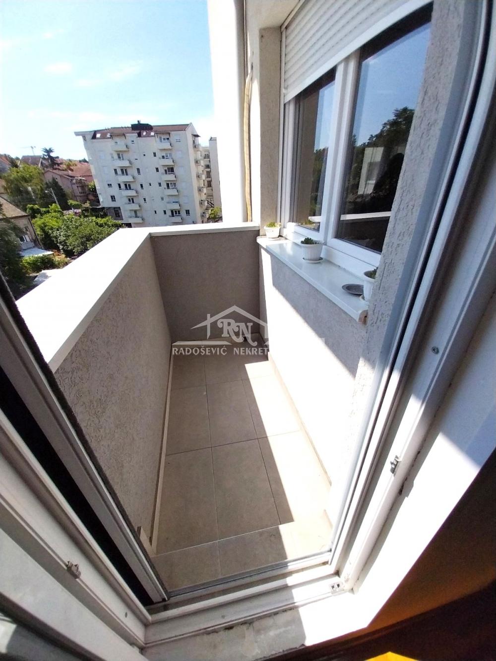 Stan na prodaju u Beogradu, Žarkovo, dvoiposoban, 60m2, cena 168000 evra