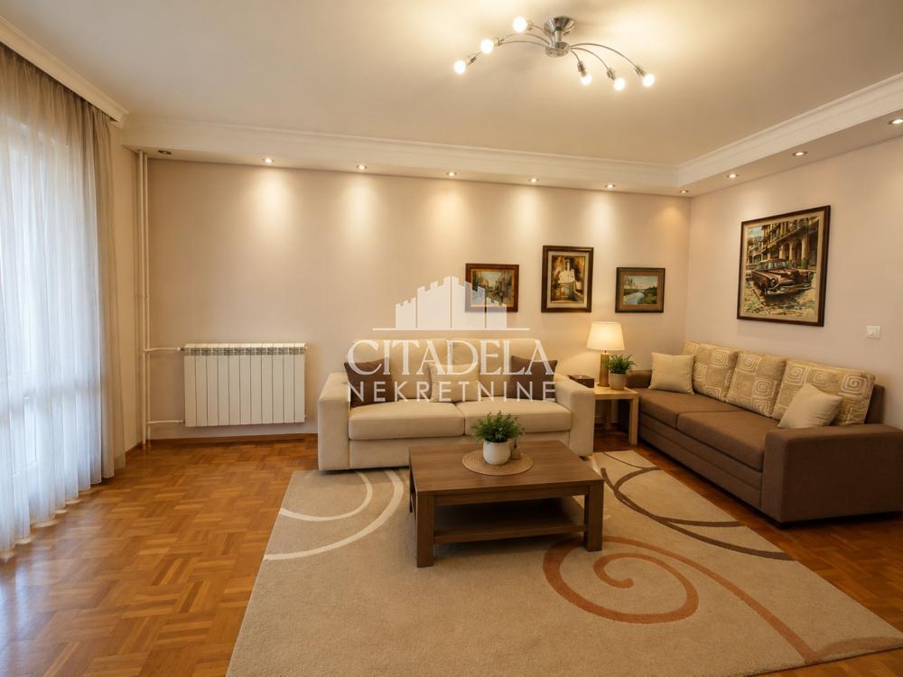 Stan na prodaju u Beogradu, Novi Beograd, troiposoban, 90m2, cena 337500 evra