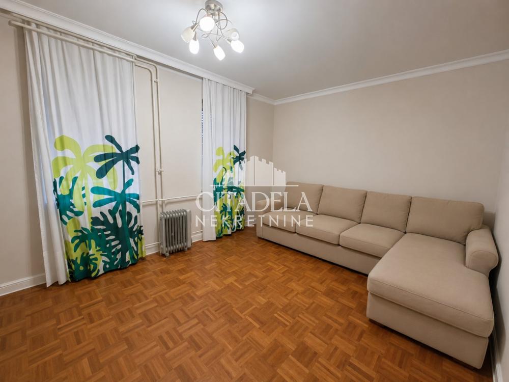 Stan na prodaju u Beogradu, Novi Beograd, troiposoban, 90m2, cena 337500 evra