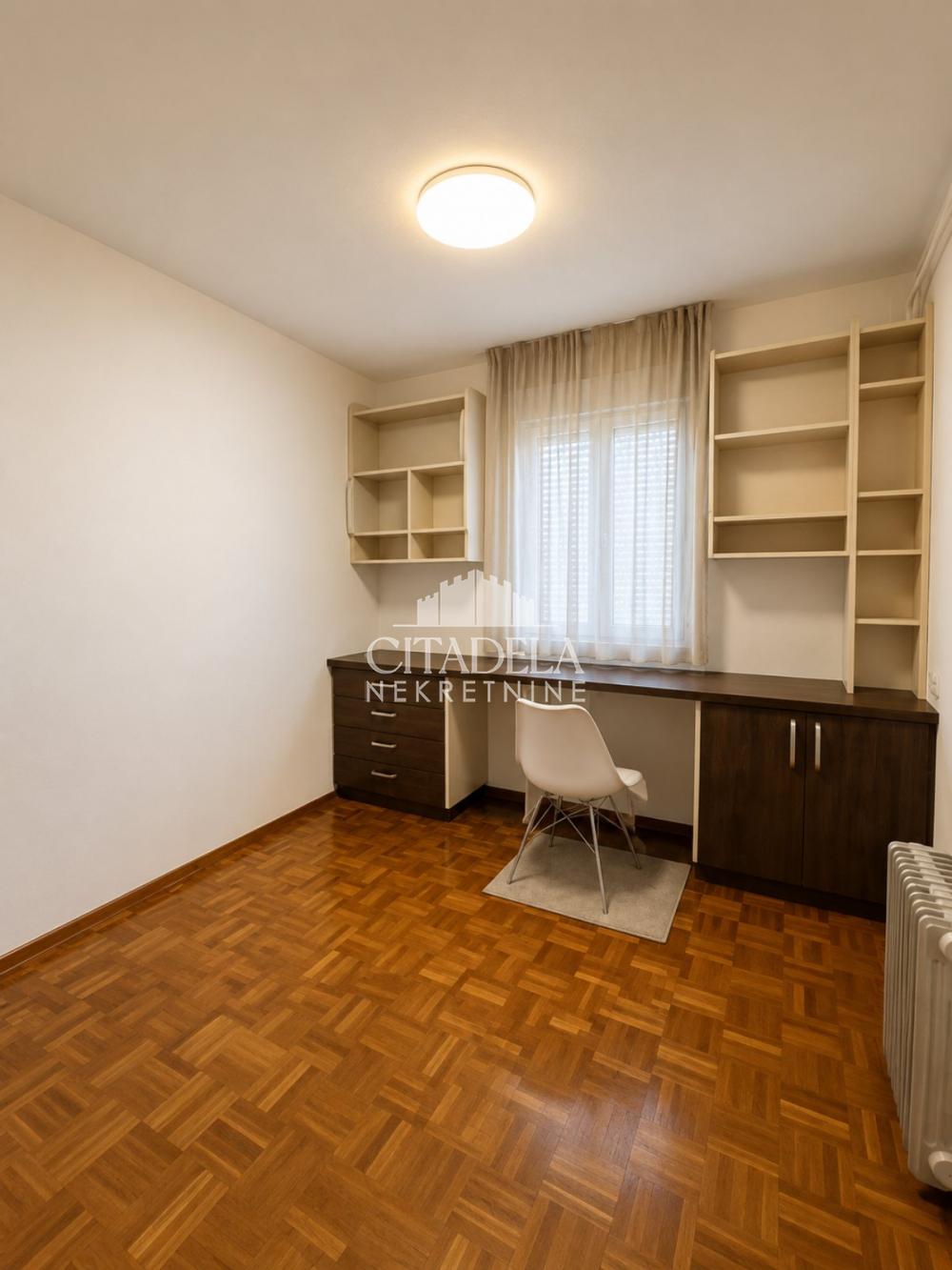 Stan na prodaju u Beogradu, Novi Beograd, troiposoban, 90m2, cena 337500 evra