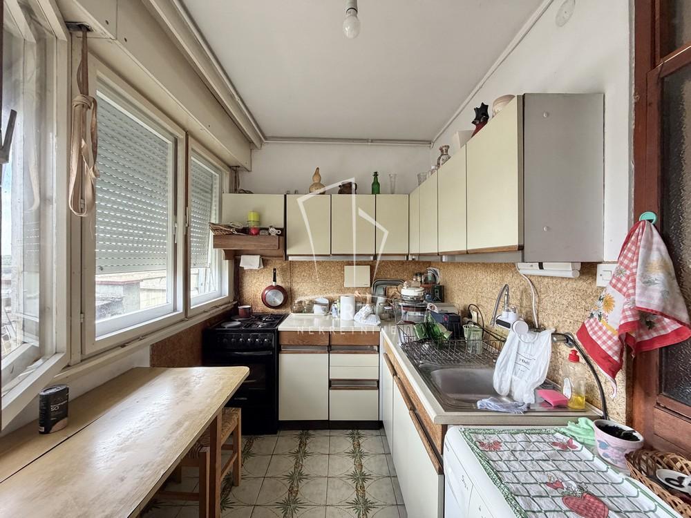 Stan na prodaju u Beogradu, Zemun, trosoban, 67m2, cena 380000 evra