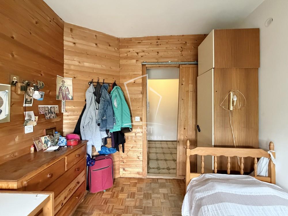 Stan na prodaju u Beogradu, Zemun, trosoban, 67m2, cena 380000 evra