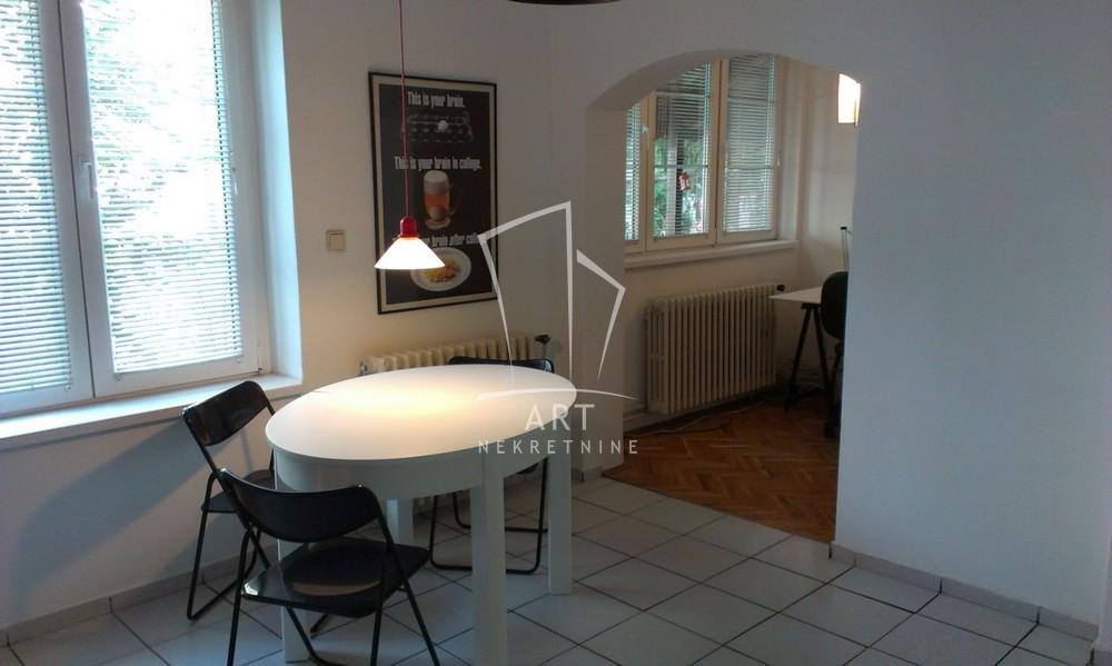 Stan na prodaju u Beogradu, Banovo brdo, cetvorosoban, 106m2, cena 269000 evra