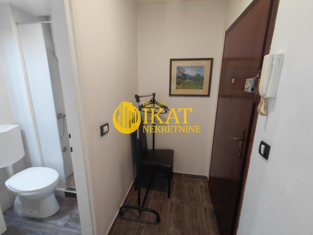 Stan na prodaju u Beogradu, Vračar (Hram), jednosoban, 30m2, cena 180000 evra