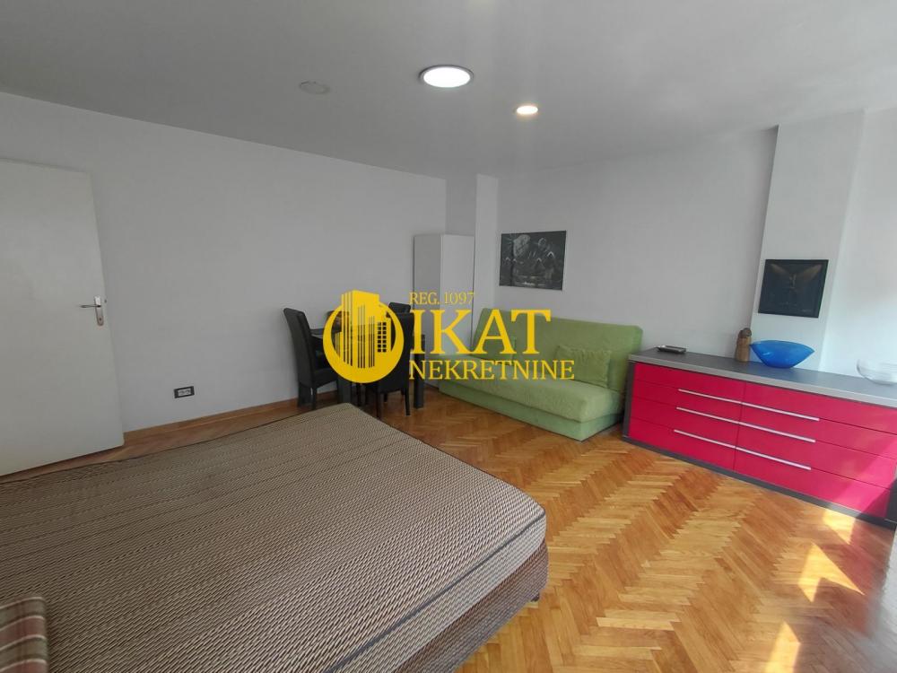 Stan na prodaju u Beogradu, Vračar (Hram), jednosoban, 30m2, cena 180000 evra