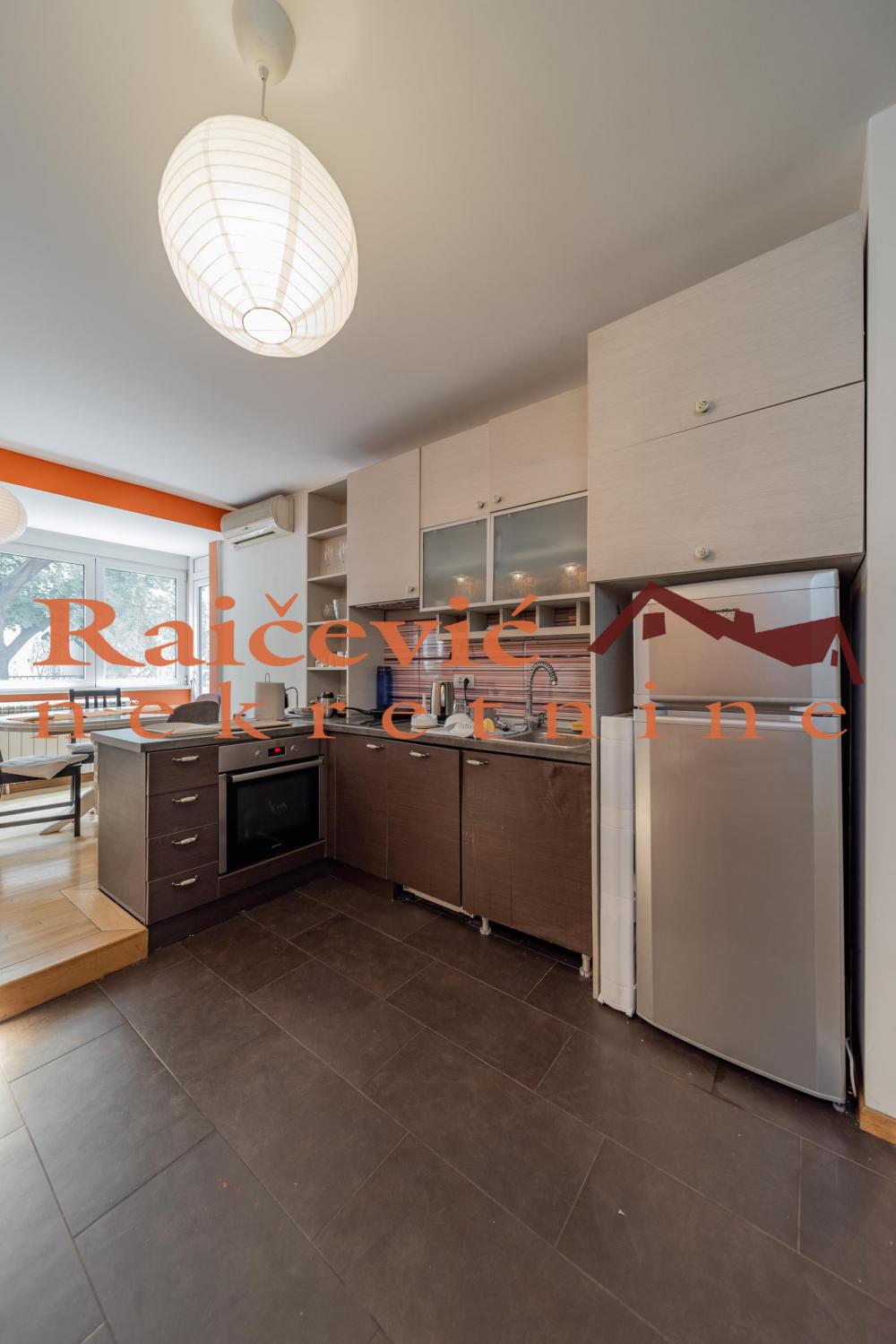 Stan na prodaju u Beogradu, Beograd (centar), trosoban, 60m2, cena 280500 evra