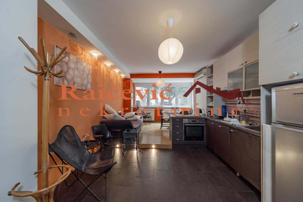 Stan na prodaju u Beogradu, Beograd (centar), trosoban, 60m2, cena 280500 evra