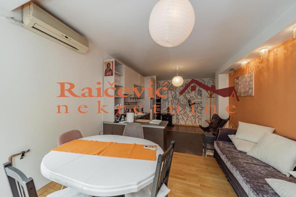 Stan na prodaju u Beogradu, Beograd (centar), trosoban, 60m2, cena 280500 evra