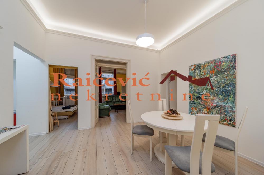 Stan na prodaju u Beogradu, Beograd (centar), cetvorosoban, 82m2, cena 440000 evra