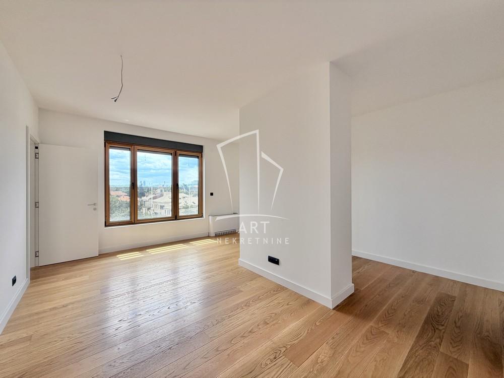 Stan na prodaju u Beogradu, Činovnička kolonija, 220m2, cena 907500 evra