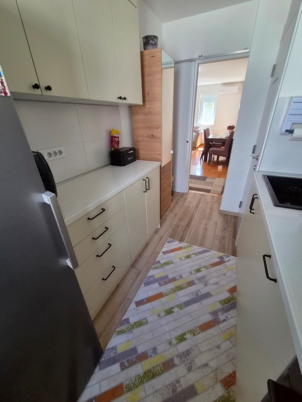 Stan na prodaju u Beogradu, Borča, trosoban, 60m2, cena 150000 evra