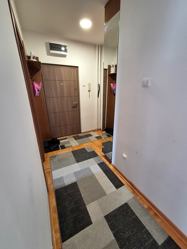 Stan na prodaju u Beogradu, Borča, trosoban, 60m2, cena 150000 evra