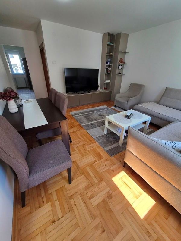 Stan na prodaju u Beogradu, Borča, trosoban, 60m2, cena 150000 evra