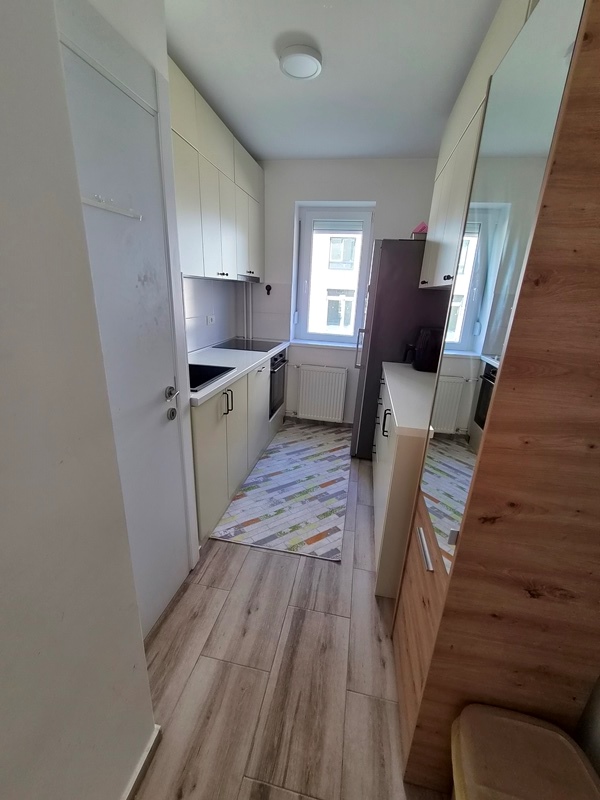 Stan na prodaju u Beogradu, Borča, trosoban, 60m2, cena 150000 evra